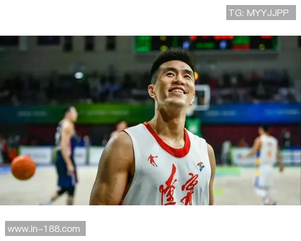 郭艾伦调侃徐昕加班责任引发队内欢笑气氛愈加融洽 郭艾伦调侃徐昕加班责任引发队内欢笑气氛愈加融洽